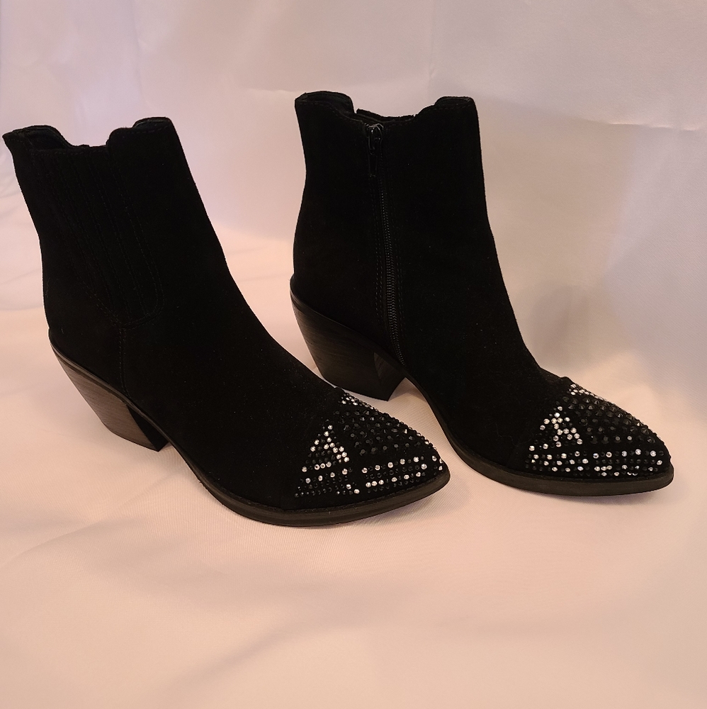Vaneli black suede bootie